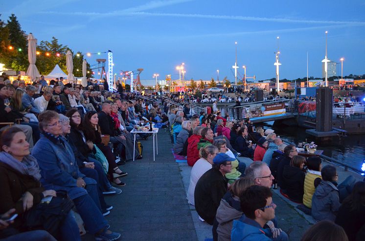 Sommertheater Liveübertragung am Bootshafen