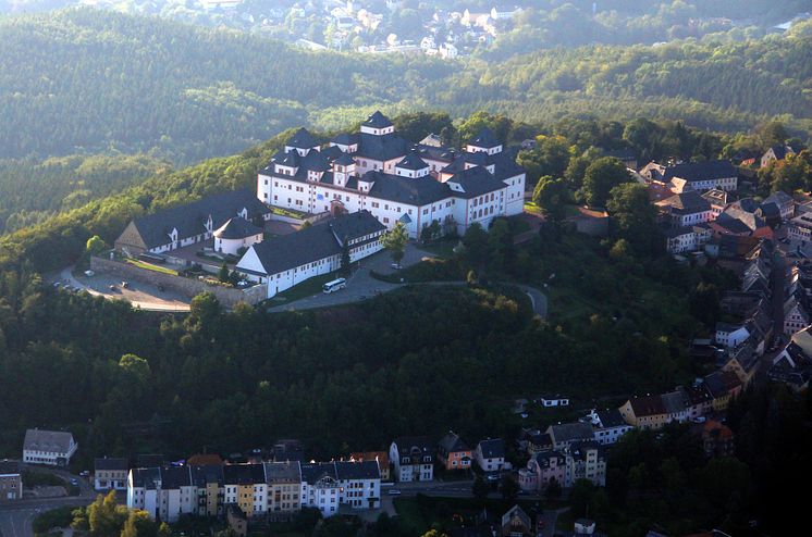 Schloss Augustusburg aus der Luft (c) ASL-Schlossbetriebe gGmbH_Maik Bohn.jpg