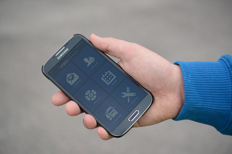 Med TIS-Web Fleet-appen kan föraren sköta jobbet från smarttelefonen