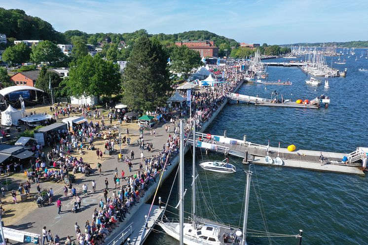 The Ocean Race Kiel Fly-By Ocean Live Park 3(c) Kiel-Marketing: Jan-Michael Böckmann