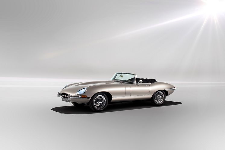 Jaguar E-TYPE Classic production1