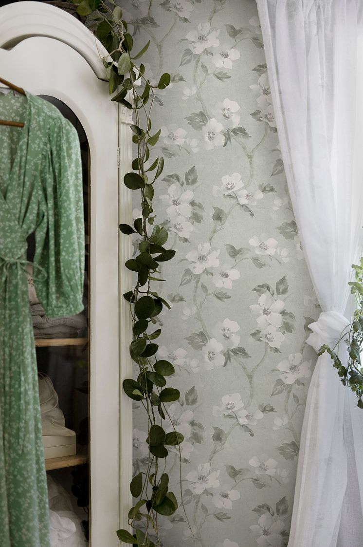 HelensFlower_1_Image_Roomshot_Bedroom_Item_3585_PR