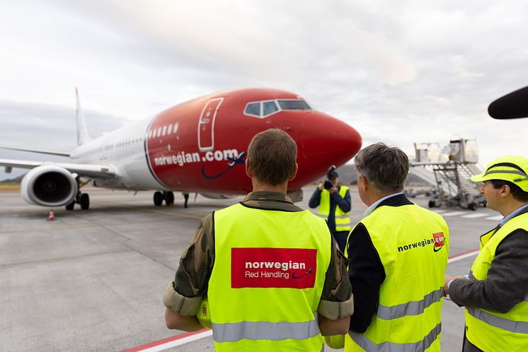 Biodrivstoffleveranse på Ålesund Lufthavn 3 - FOTO Morten Bergene.jpg