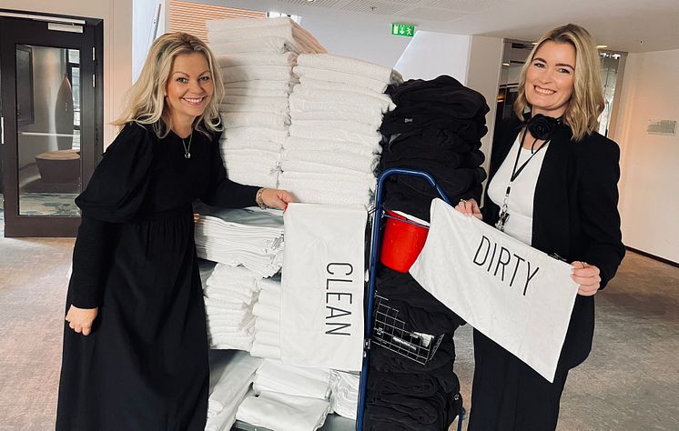 Markedssjef Karoline Beate Skøien og Spasjef Kristin Mariante på Farris Bad.