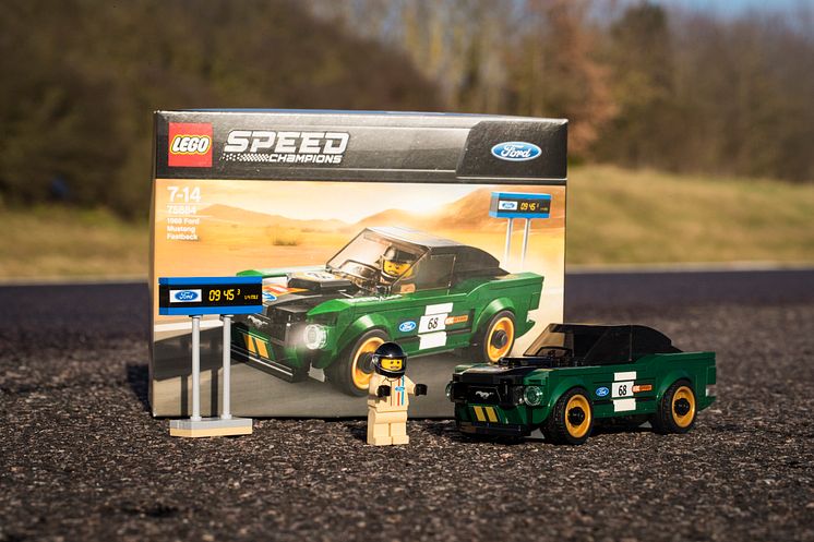 032_DG_Ford_Speed_Champions_Lego_
