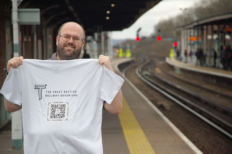 Dave Jones - The Great British Railway Adventure platform T-shirt no train