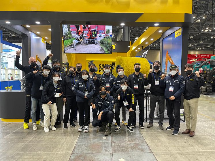 engcon Korea Team.jpg