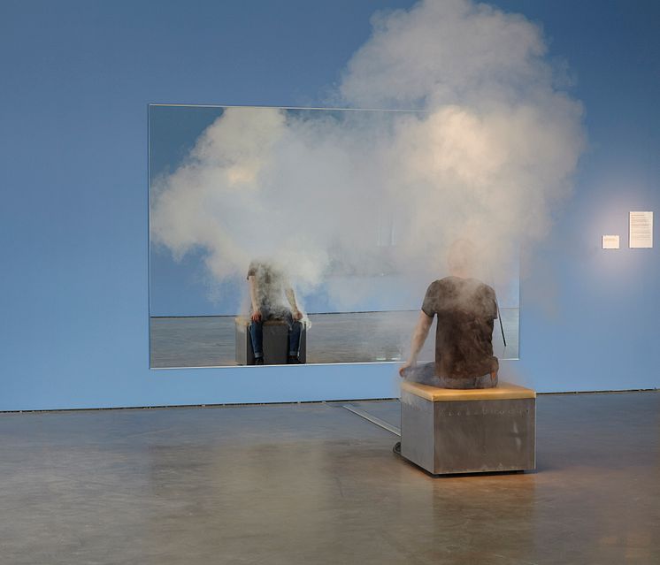 Jeppe Hein, Smoking Bench (Rykande bänk), 2002.