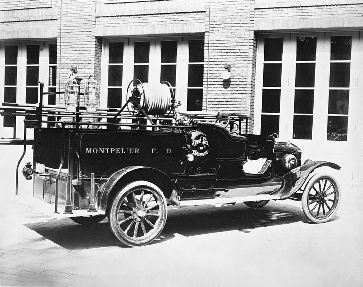 1919 Ford Model TT one-ton fire truck neg 99141