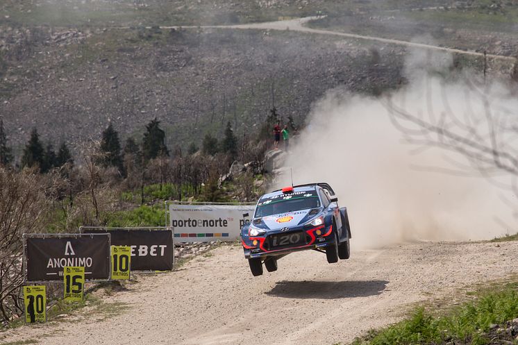 Hyundai Motorsport segrade i Rally de Portugal.