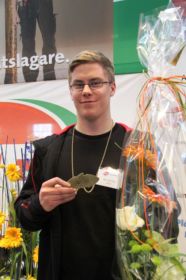 Marcus Estenberg från Falun tog SM-GULD i plåtslageri - "SM för unga plåtslagare 2013".