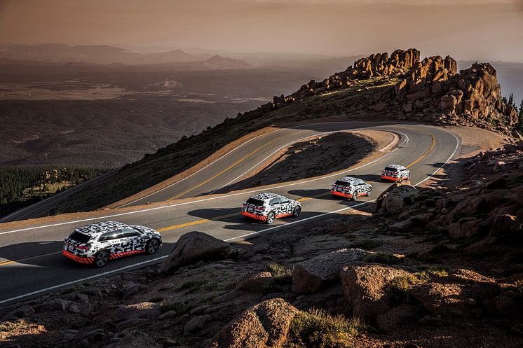 4x Audi e-tron prototype i rekuperationstest på Pikes Peak