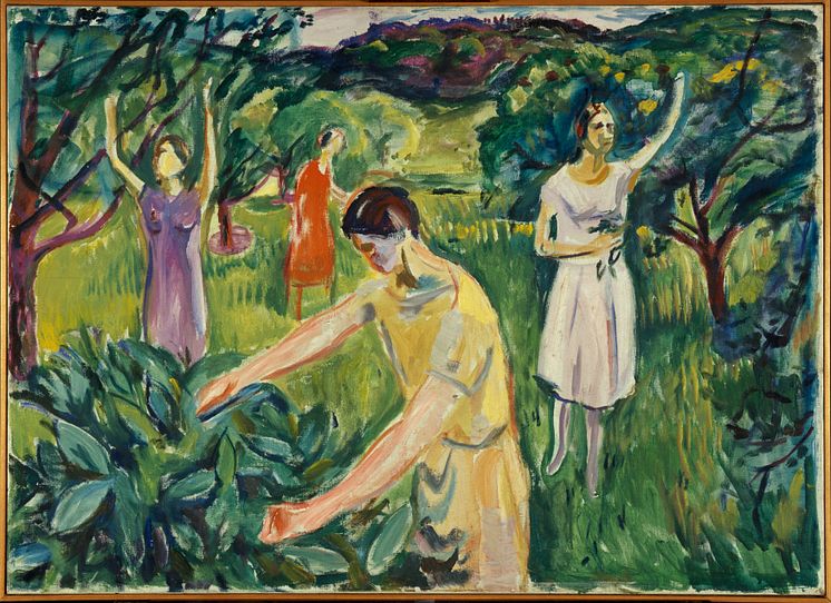 Fire kvinner i hagen