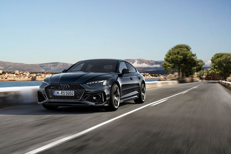 Audi RS 5 Sportback med competition plus pakke (Sebringsort krystaleffekt)