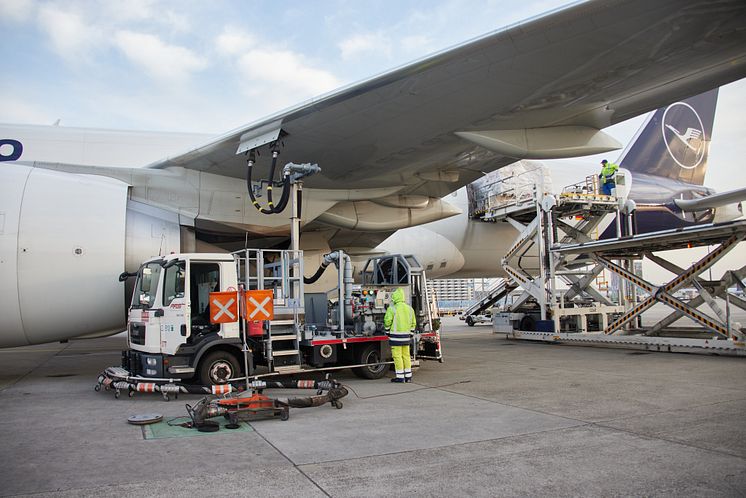 Fueling LH8404