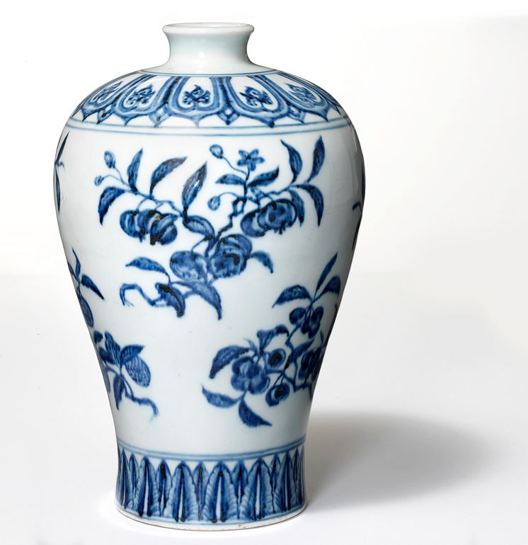 Sjælden Ming meiping vase, 1403-1423, højde:  29 cm. Vurdering: 300.000-500.000 kr. 