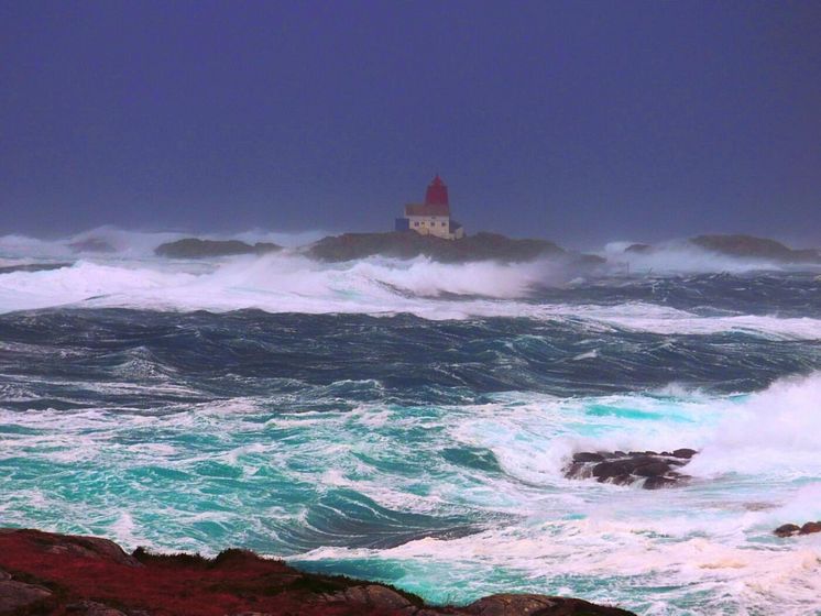 Røværholmen Storm