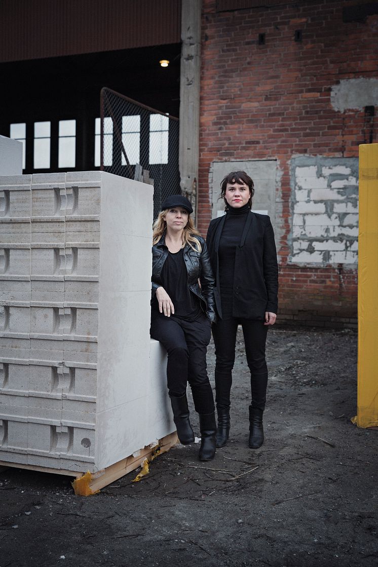 Anna Holmquist och Chandra Ahlsell, Folkform. Foto: Alexander Lagergren