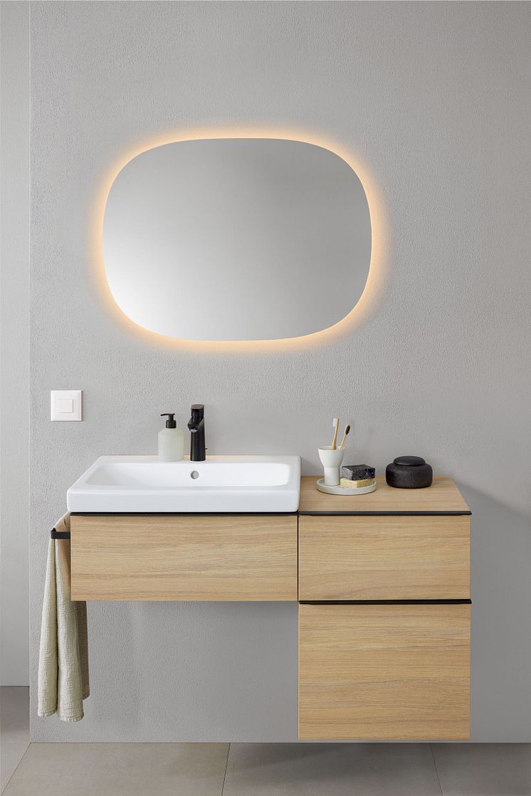 2023_iCon Bathroom with washplace and Option Mirror Oval cross_light on_with separate switch_Big Size