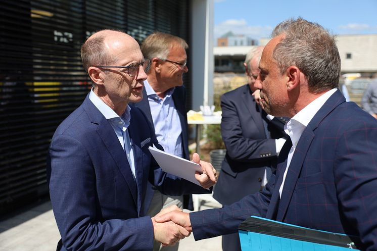 Einweihung_Bamberg_Begrüßung Minister Glauber.JPG
