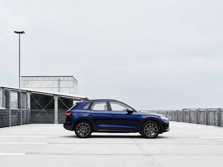 Audi Q5 (Navarreblå)