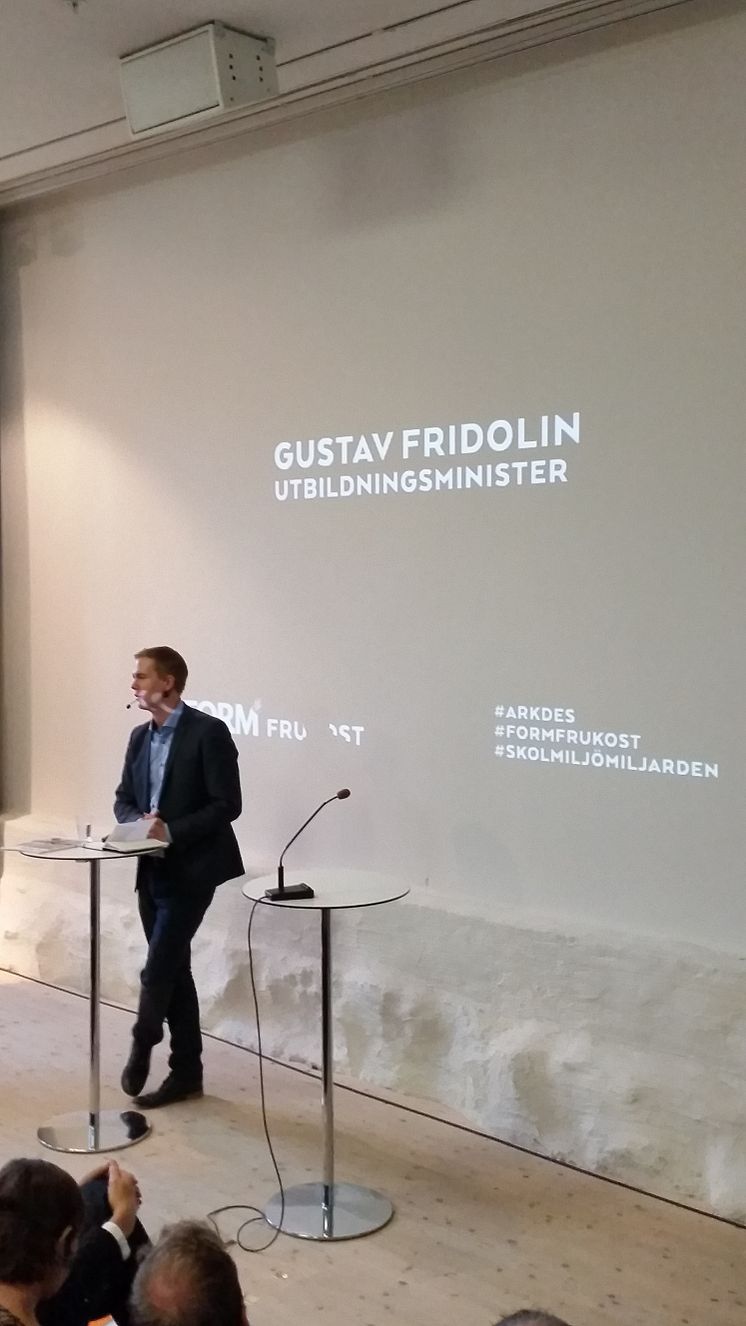 Utbildningsminister Gustav Fridolin om skolmiljömiljarden