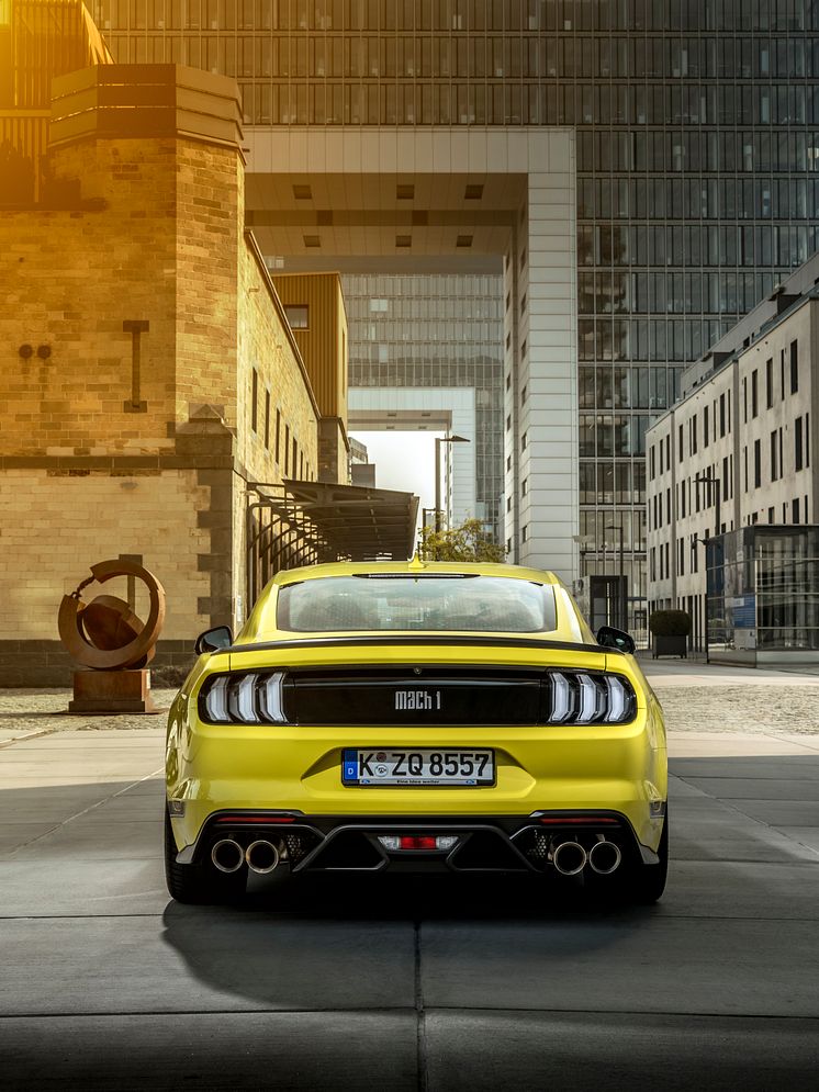 FordMustangMach1_GrabberYellow_006