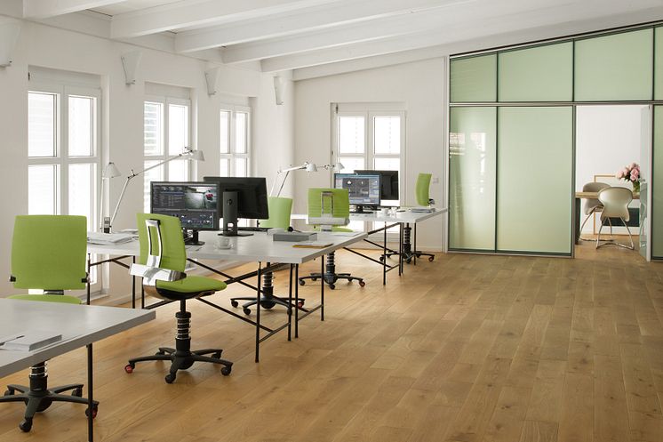 Eine neue Generation Chefsessel: Der Aktiv-Bürostuhl 3Dee von aeris.
