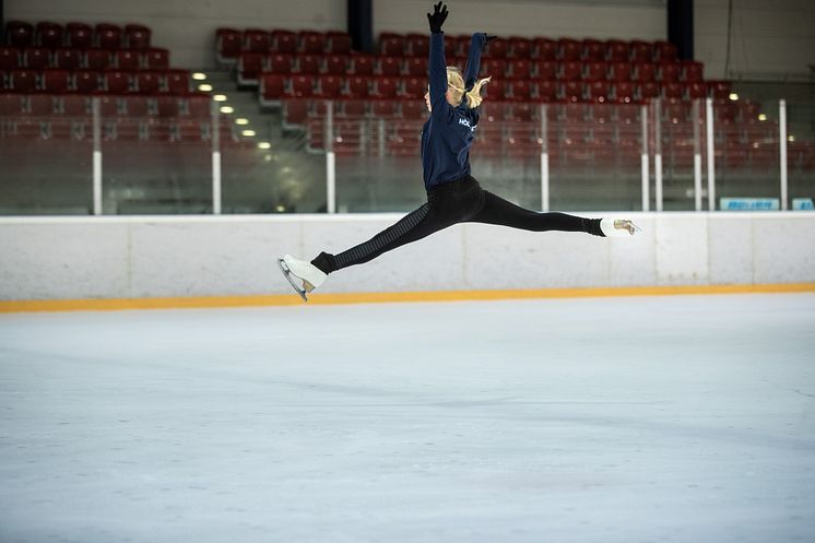 HOLIDAY ON ICE ACADEMY Sommercamp Essen Kama Krejpcio-Schelewski