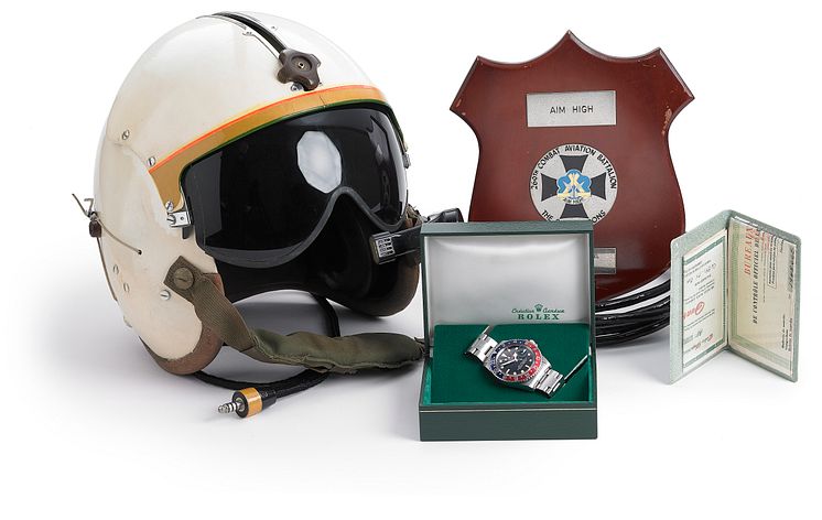 Med uret følger kaptajn Sprinkels helikopterhjelm, Rolex-æske,  originalt certifikat og  kvittering.  