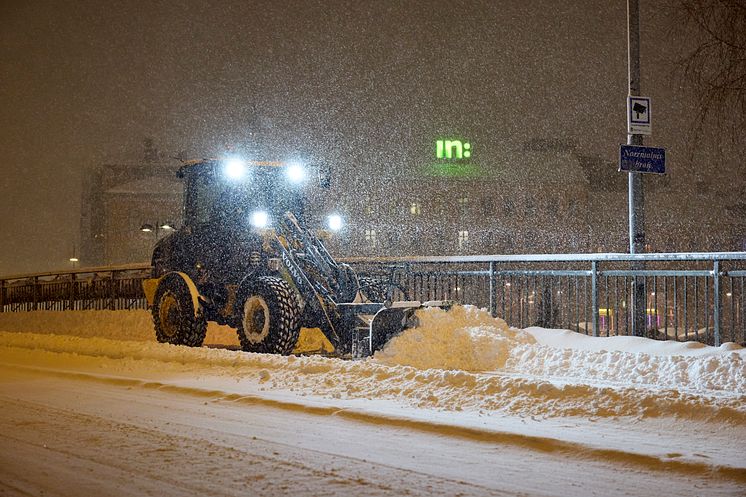 Volvo L25 Electric i snöröjning