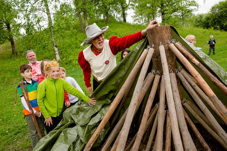 Åpning av samlingsplass på Raknehaugen