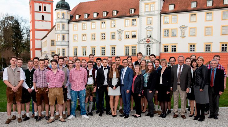 Gemeinsames Gruppenfoto vor dem Kloster Scheyern