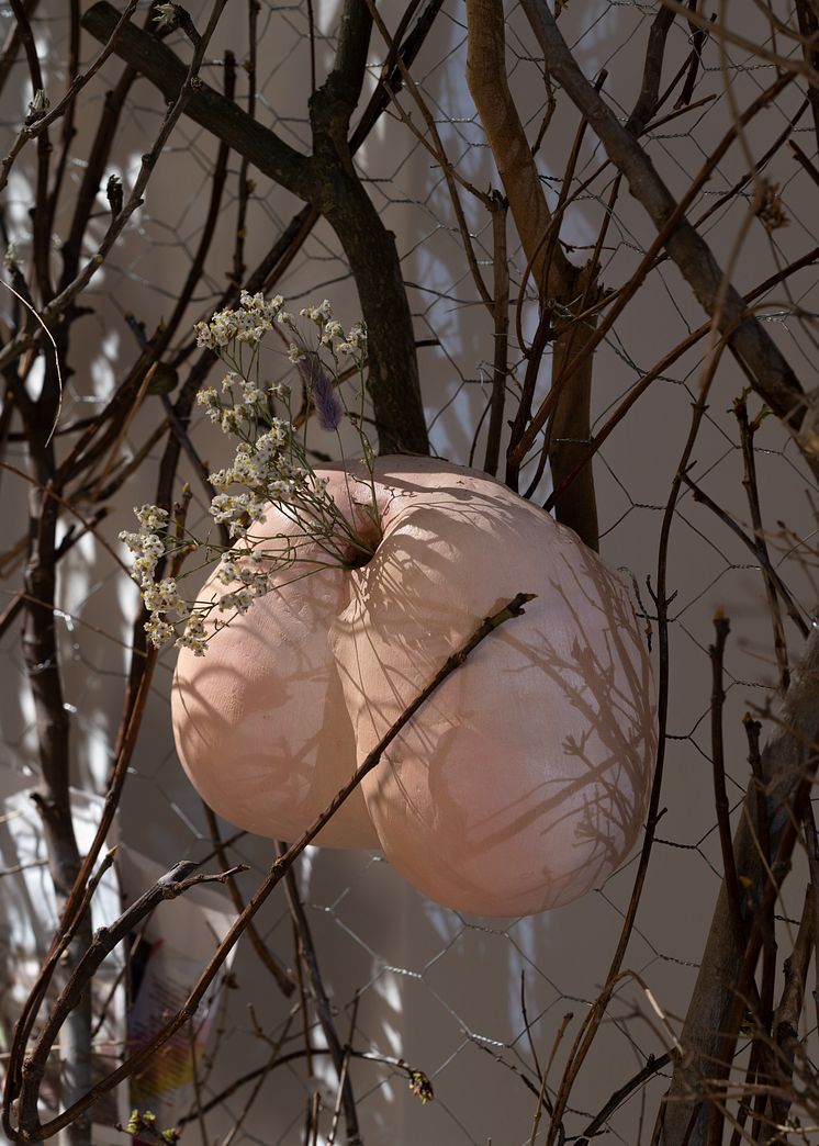 Laure Prouvost, Ring, Sing and Drink for Trespassing (Right Side), 2018 (detail)