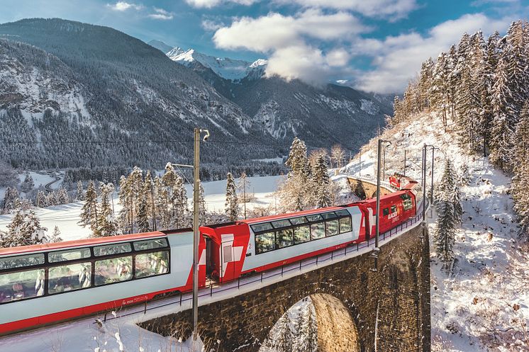 Glacier Express auf dem Schmittenviadukt, Graubünden © Tobias Ryser