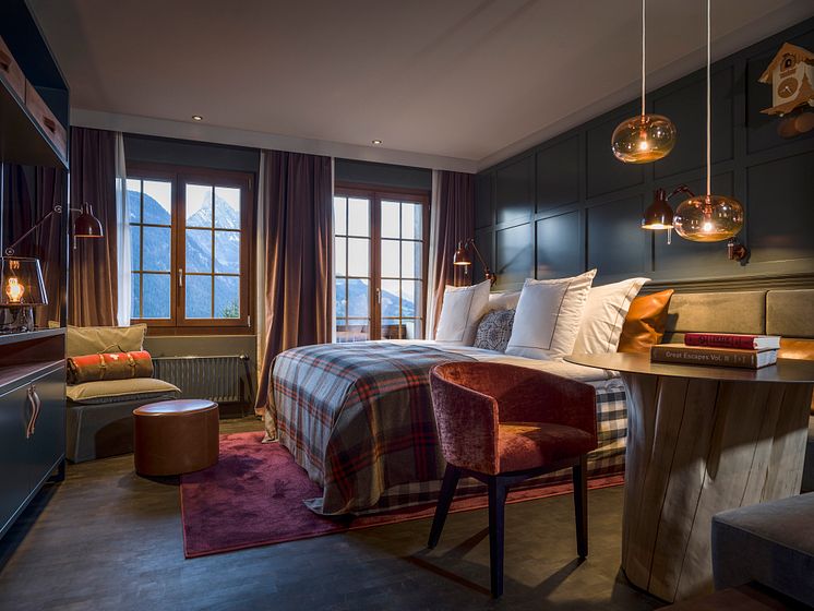 Gästrum på HUUS Hotel, Gstaad, designat av Stylt Trampoli
