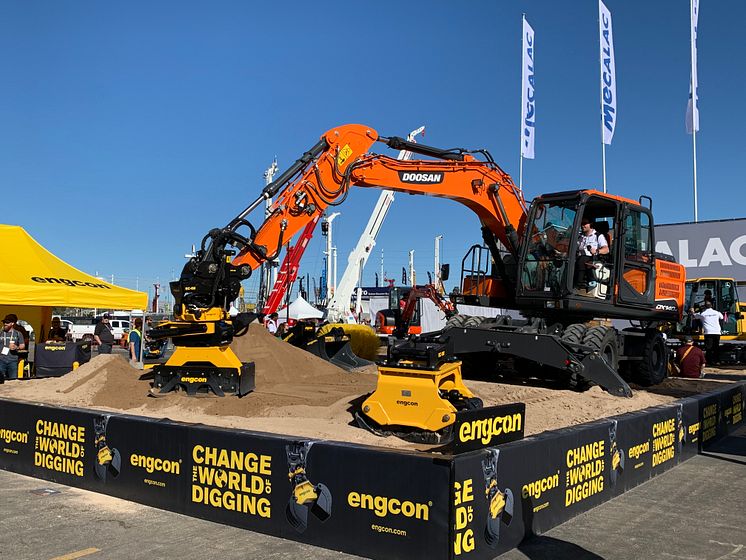 Demo engcon Conexpo 2