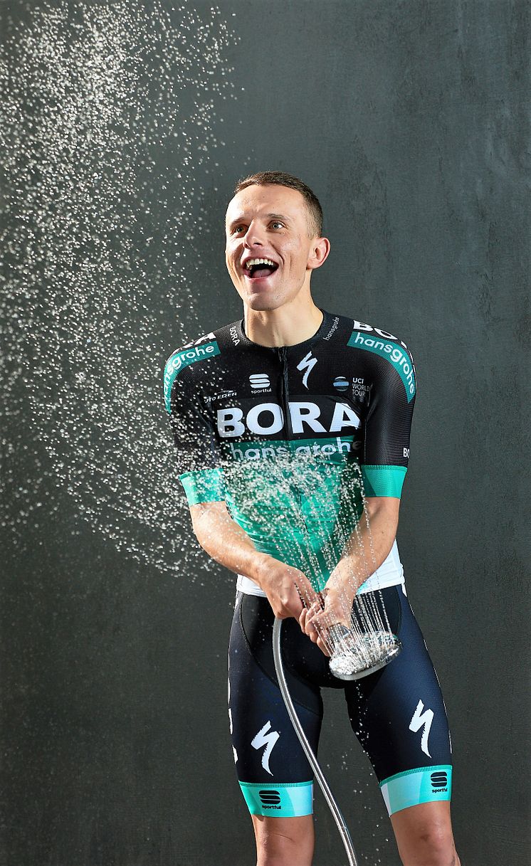 BORA-hansgrohe-rytter Rafal Majka med hansgrohe håndbruser