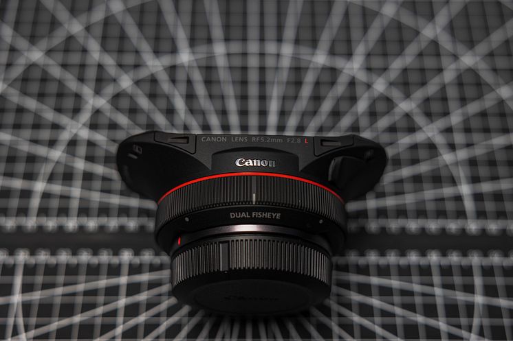 Canon RF 5.2mm F2.8L DUAL FISHEYE_Ambient_6.jpg