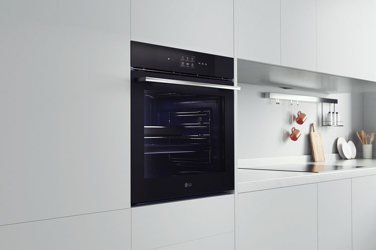 14_WSED7667M_Oven_FocusLifestyle[96].jpg