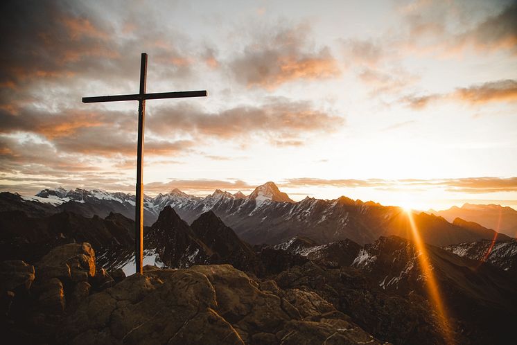 Sonnenaufgang aufs Torrenthorn_@Marco Schnyder