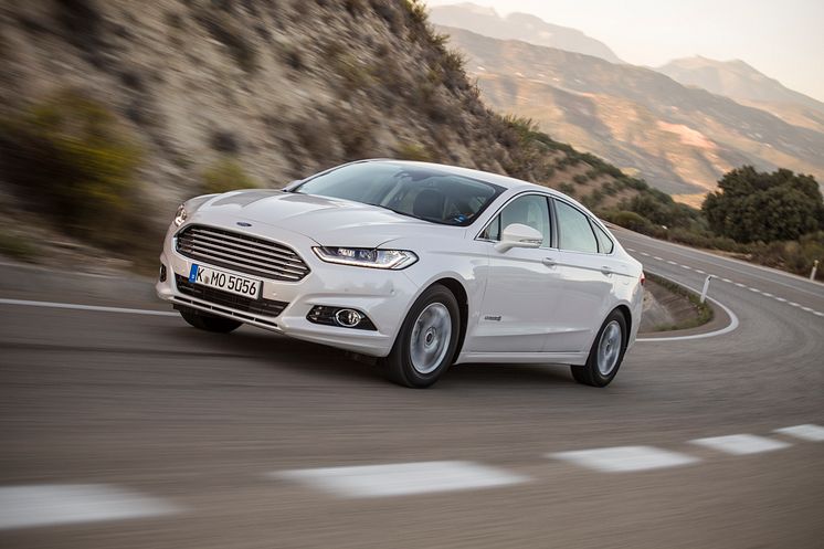 Nye Ford Mondeo Hybrid