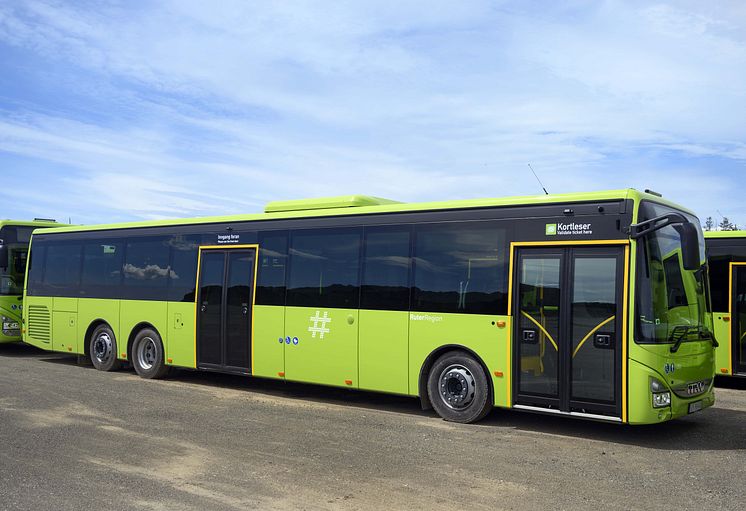 110 av bussene er tre-akslede Crossway LE Line laventré.