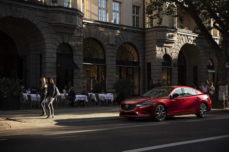 2018_Mazda6_Sedan_exteriör