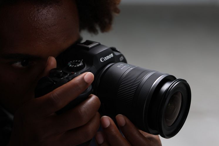 RF 16-28mm F2.8 IS STM_R6_D4043_Lifestyle.JPG