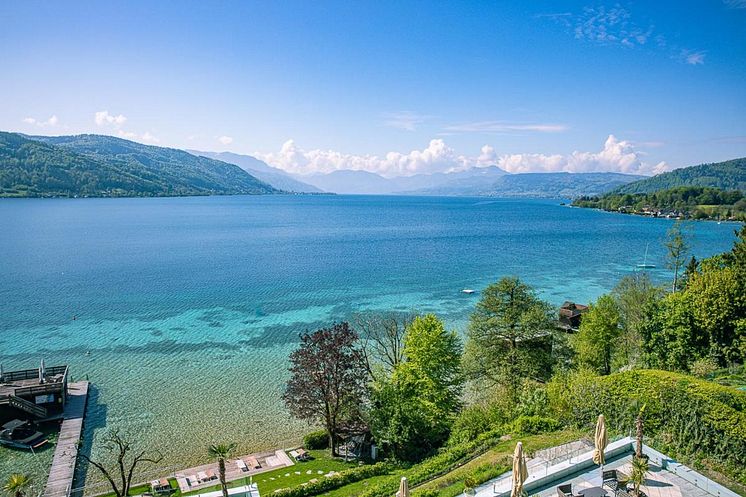 Sicht über den See - Attersee Hotelbetrieb GmbH.jpg