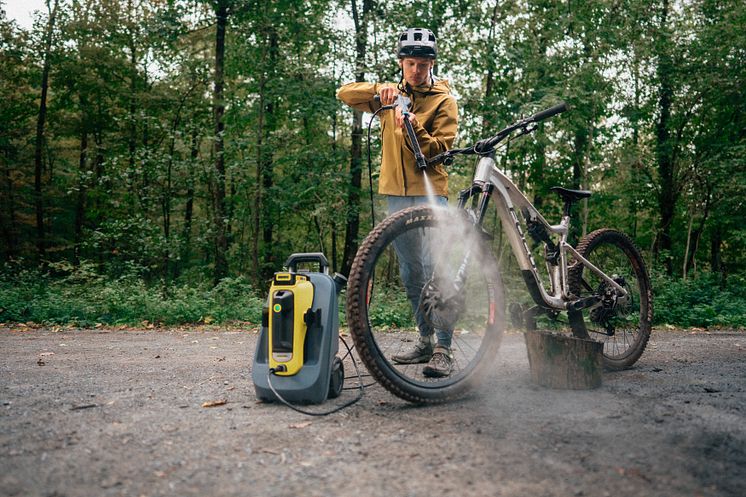OC_Repeat_Bike_Key_Visual_01_CI20-150_DPI.jpg