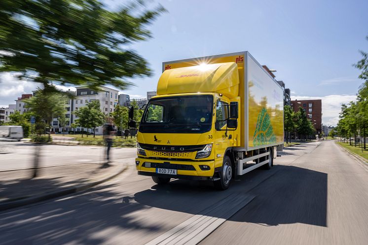 Falkenklev Logistik väljer Next Generation FUSO eCanter4.jpg