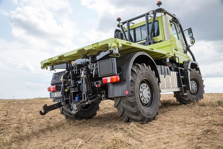 I bakänden har Unimog det som förväntas av en traktor. 