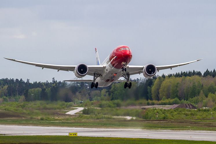 Norwegian's Dreamliner Aircraft LND